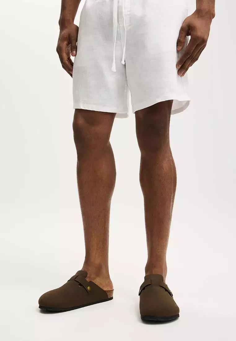 Closed Toe Buckle Slides