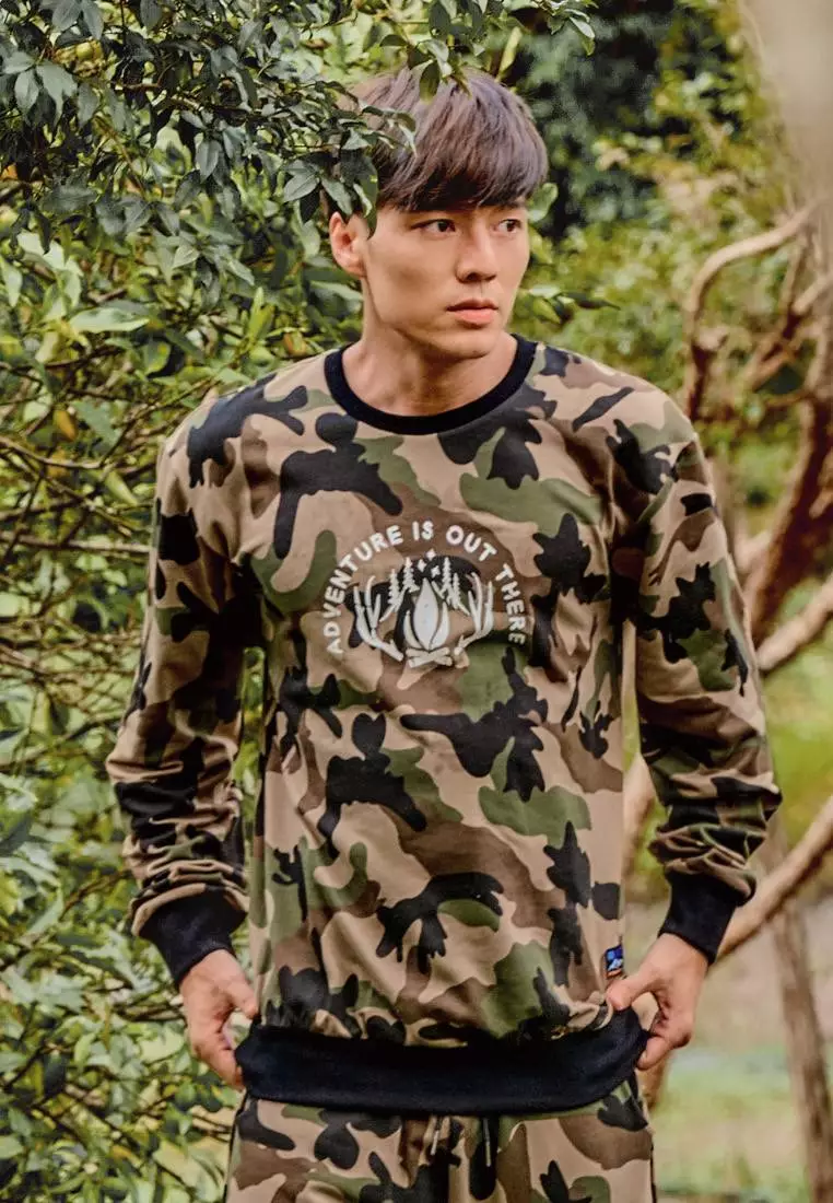迷彩印花大學T《KL1206》