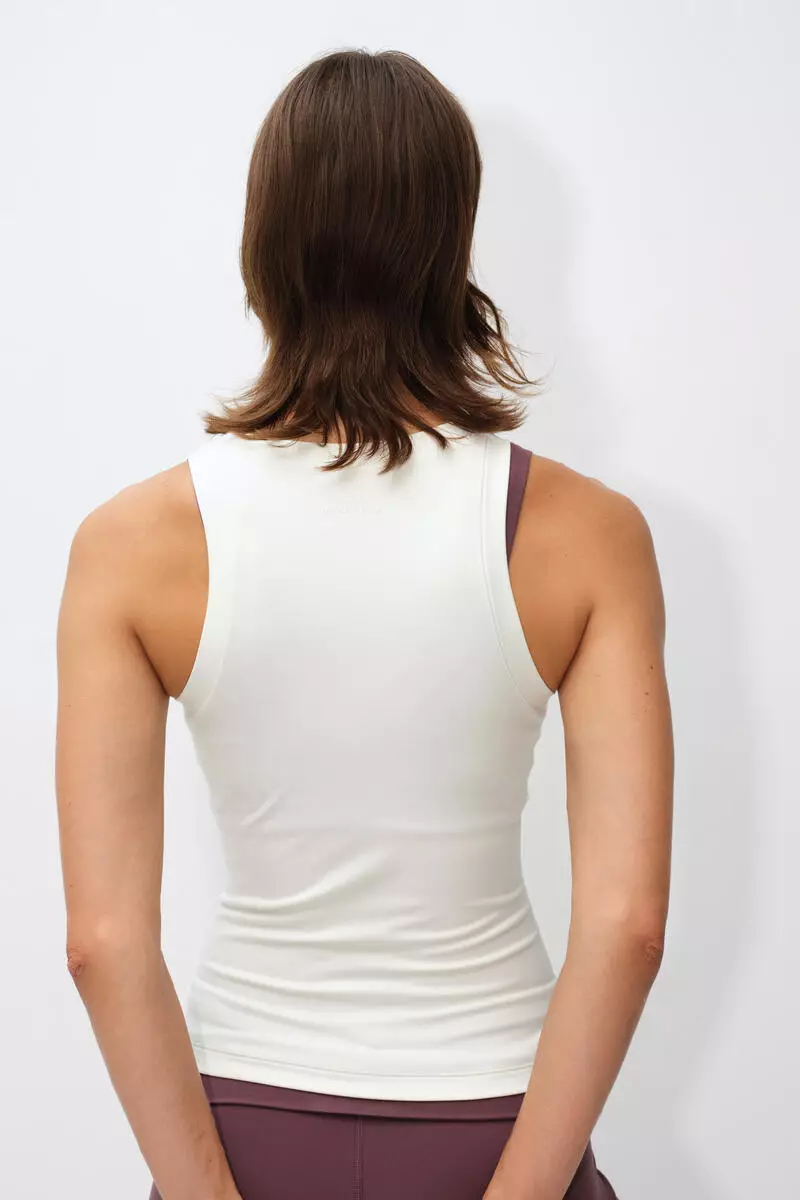 Slim Fit sports vest top with SoftMove™