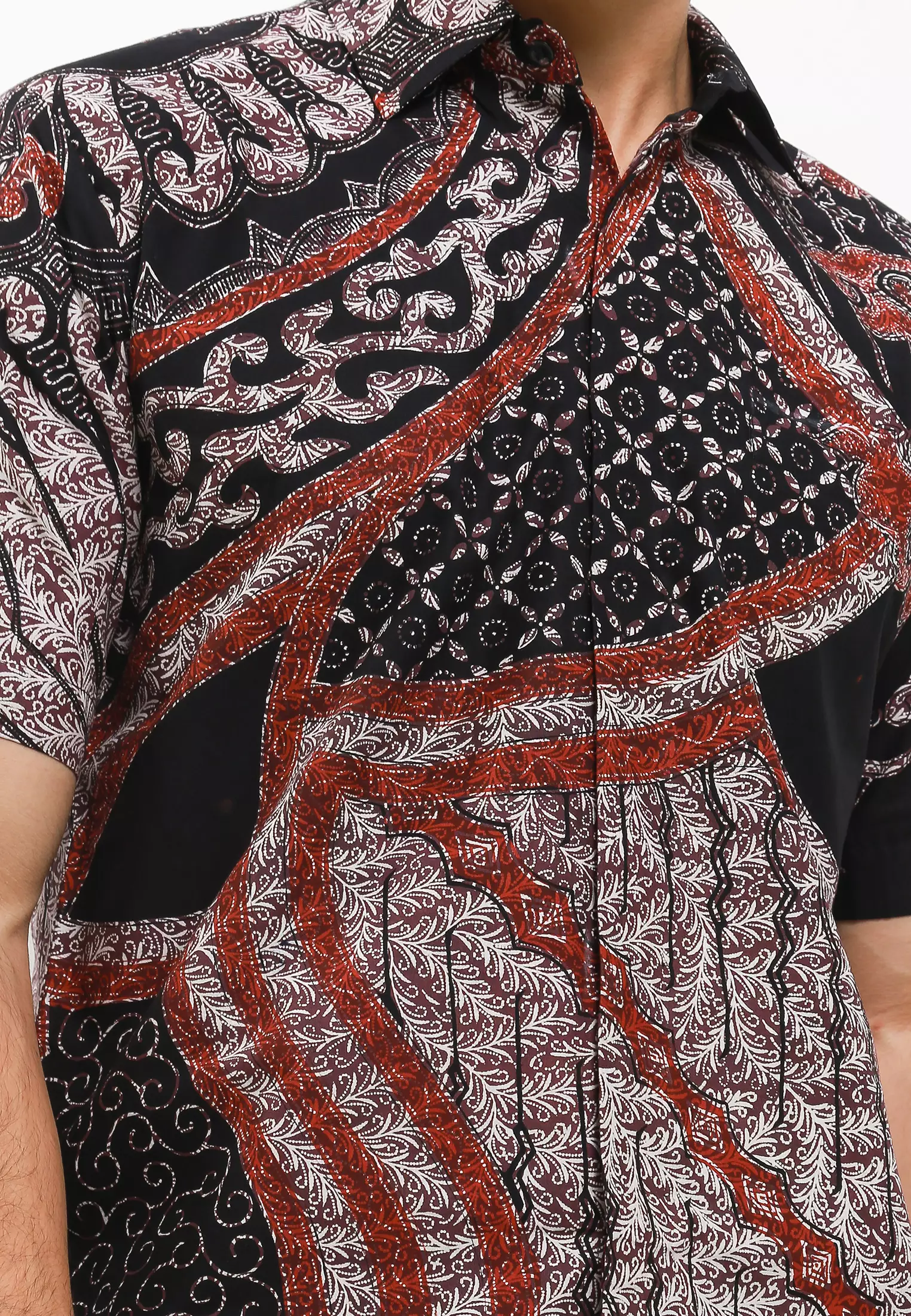 Hem Arabella Batik Slim fit Pria lengan Pendek Kemeja Batik Slimfit Pria Lengan Pendek -Brown Black