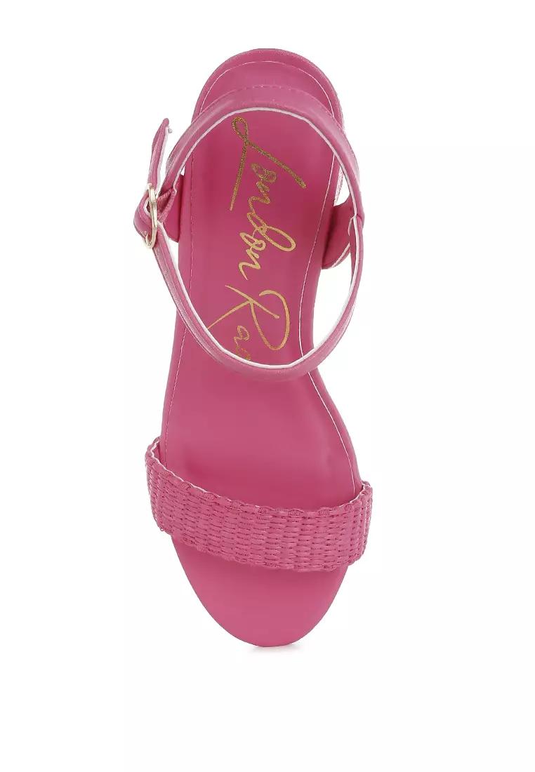 Sepatu hak blok gesper pin rafia dalam warna fushia