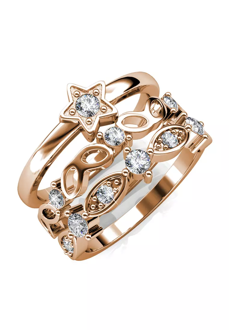 Gold band rings for her shop