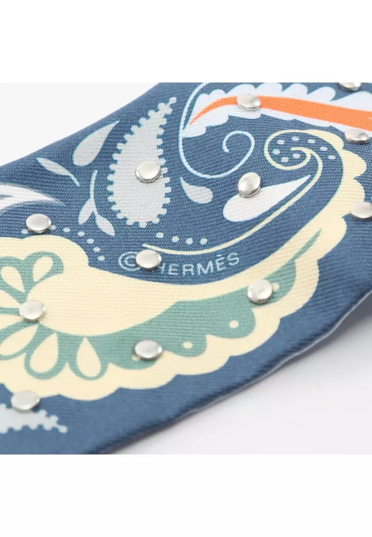 Pre-Loved Hermès twilly GUEPARDS BANDANA ribbon scarf silk dark blue Light blue multicolor studs