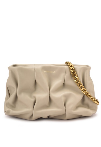 Coccinelle beige Ophelie Goodie Clutch E8724AC48877A0GS_1