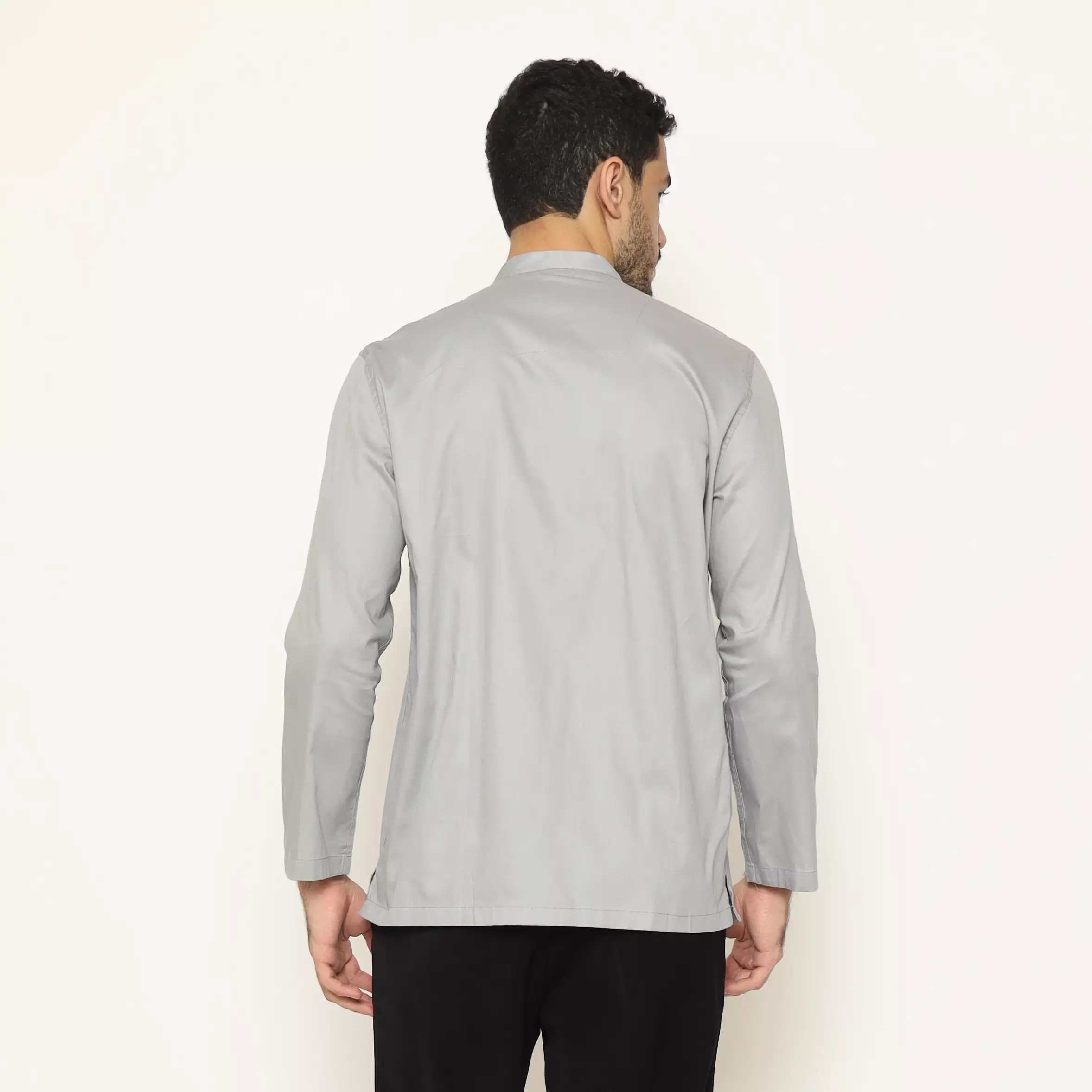 Lawell Baju Koko Pria Bordir Lengan Panjang Modern Fit Warna Grey – LAQKFLBKQG101QCTNQNM