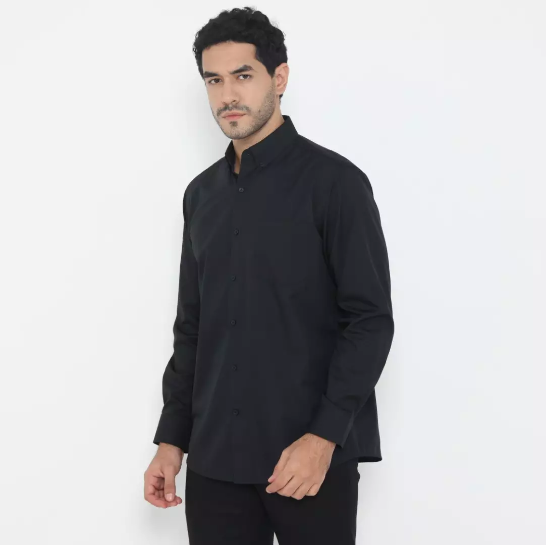 Jobb Montana Kemeja Pria Lengan Panjang Regular Fit Hitam Colour Black