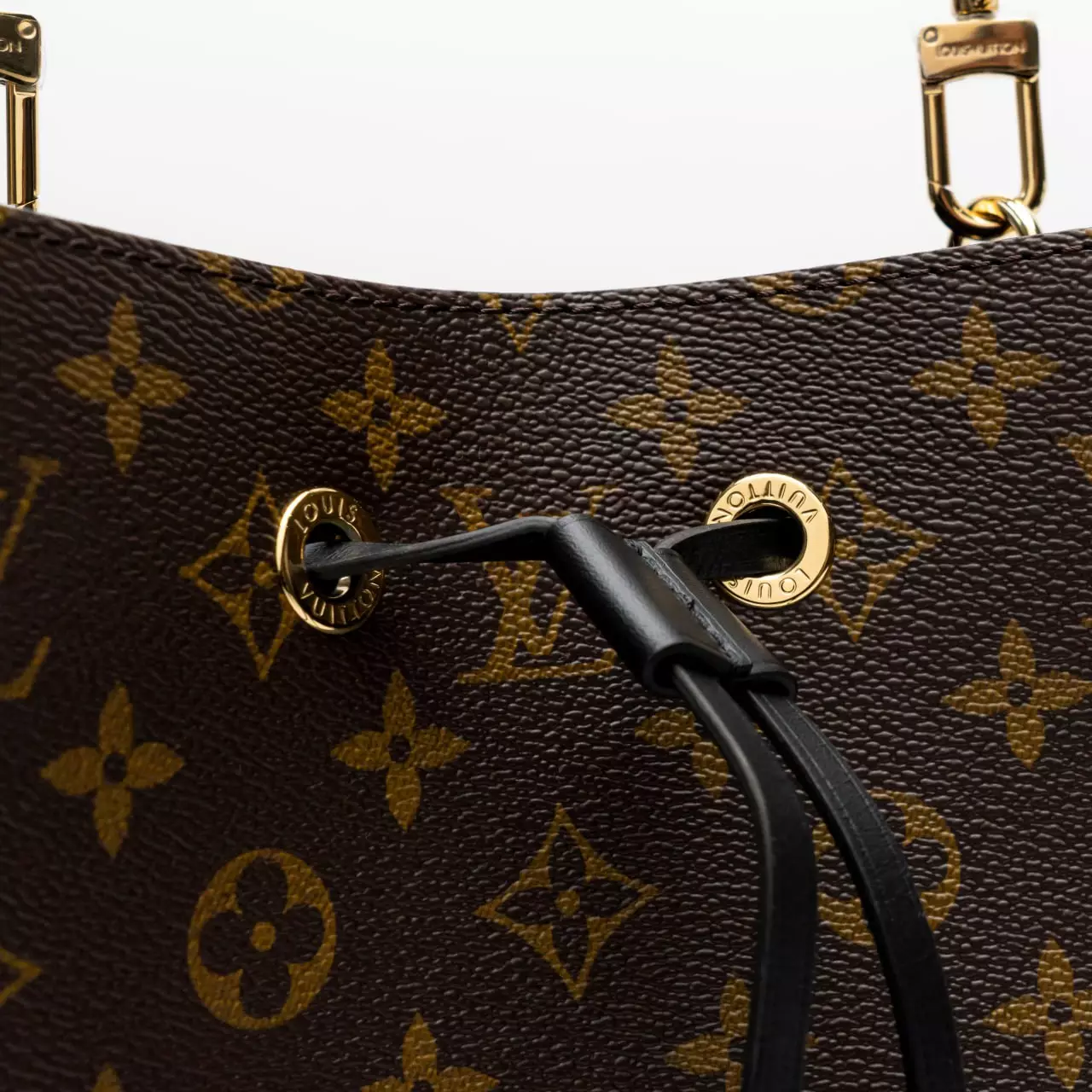 NéoNoé MM Monogram Bucket Bag Black