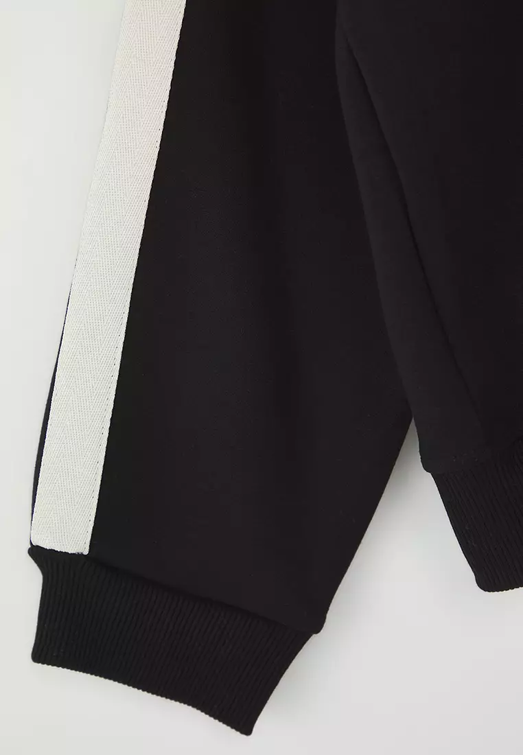 Black More Sustainable Oversize/Wide Cut V-Neck Text Printed Unshaded Sweatshirt Tmnaw25Sw00208