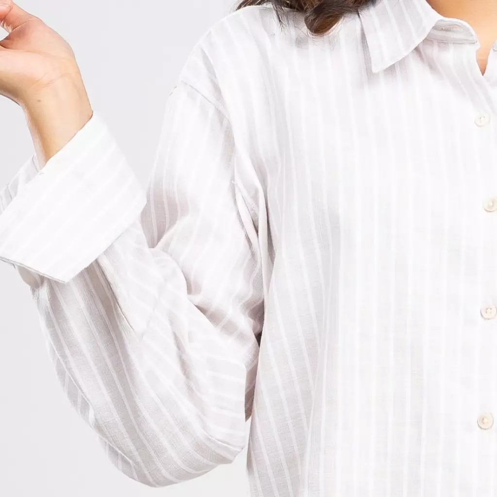 C2 Elrich Khaki Kemeja Oversize Crop - Boxy Shirt Wanita