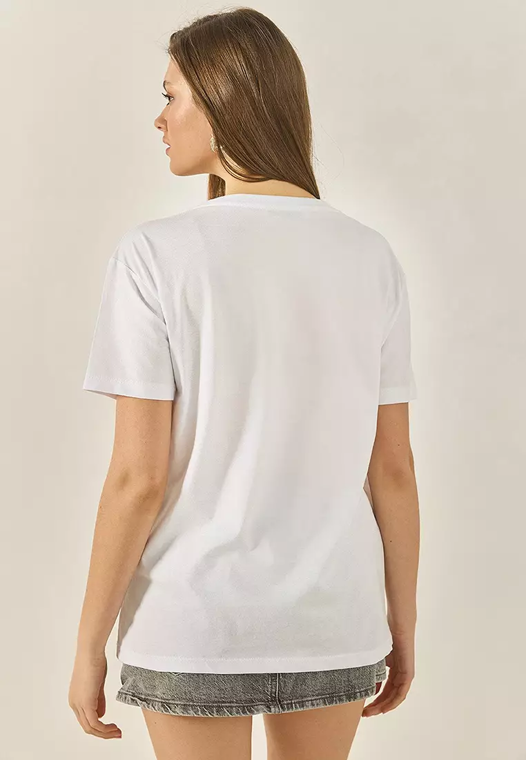 Women's Flower Motif Stone Bead Embroidered Regular Fit Cotton T-Shirt 8128 60283300