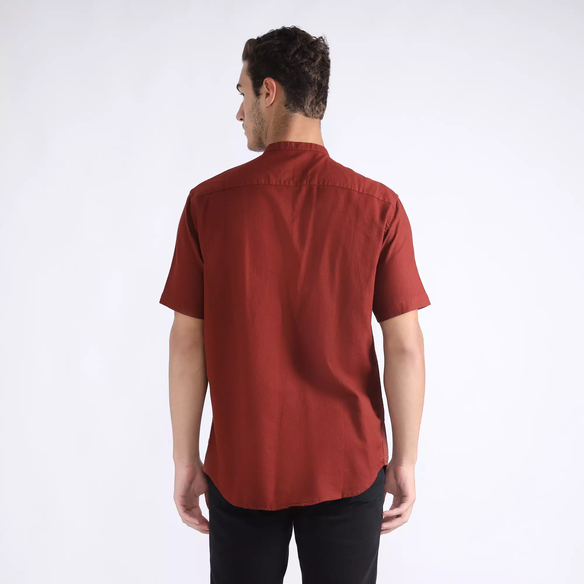 LARUSSO Dawn of Time - Kemeja Koko Collin Rami Lengan Pendek - Dark Chrimson Red