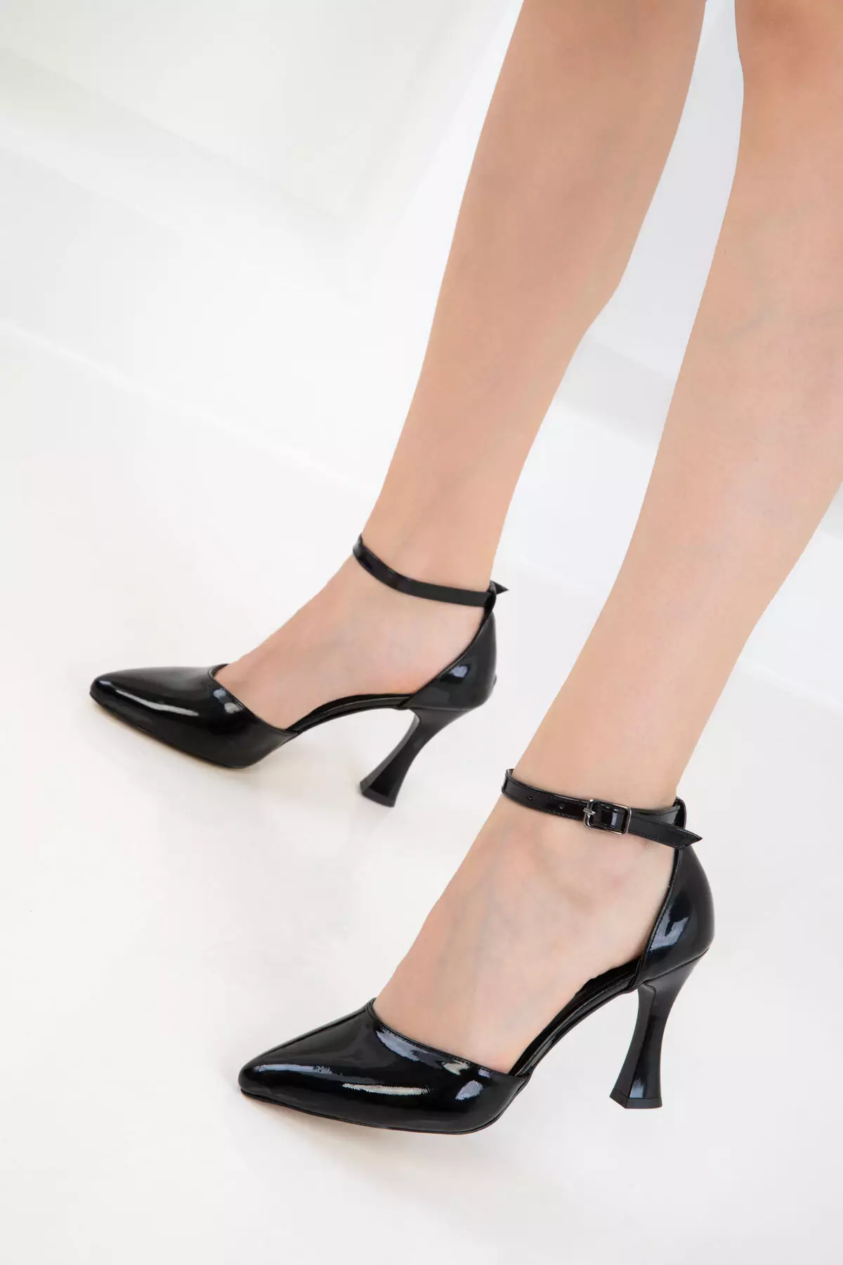 Black Patent Leather Women's Classic Heeled Shoes 17844