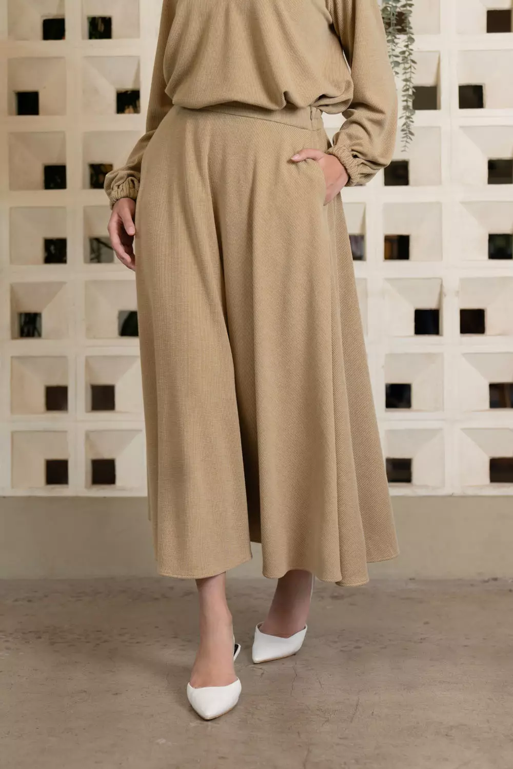 Klamby - Tyra Blouse & Skirt Set Matcha Latte