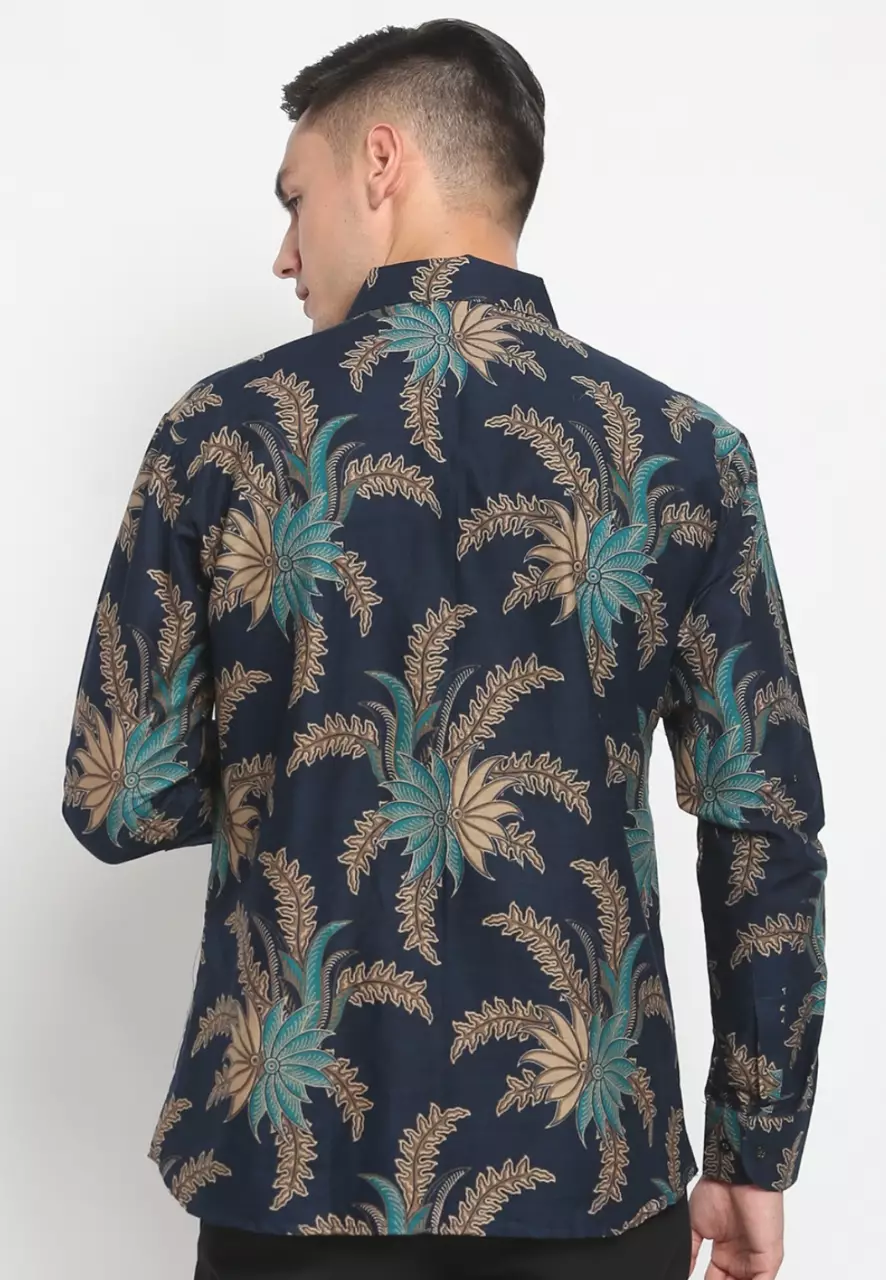 Kanwa Navy Kemeja Batik Pria Premium Slimfit Modern Lengan Panjang