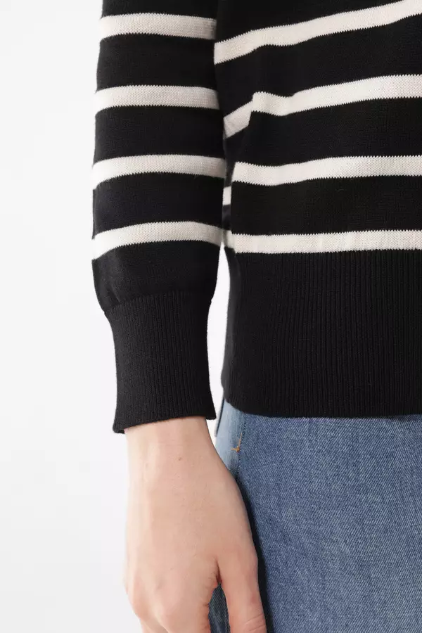 MINIMAL - Reeny - Sweater Rajut Zipper Motif Garis - Black