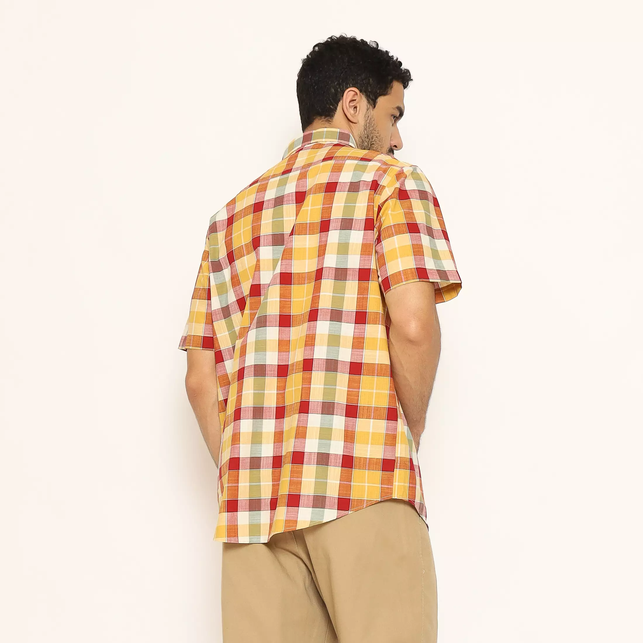 Lawell Kemeja Pria Lengan Pendek Kotak-Kotak Regular Fit warna Mustard – JETRO