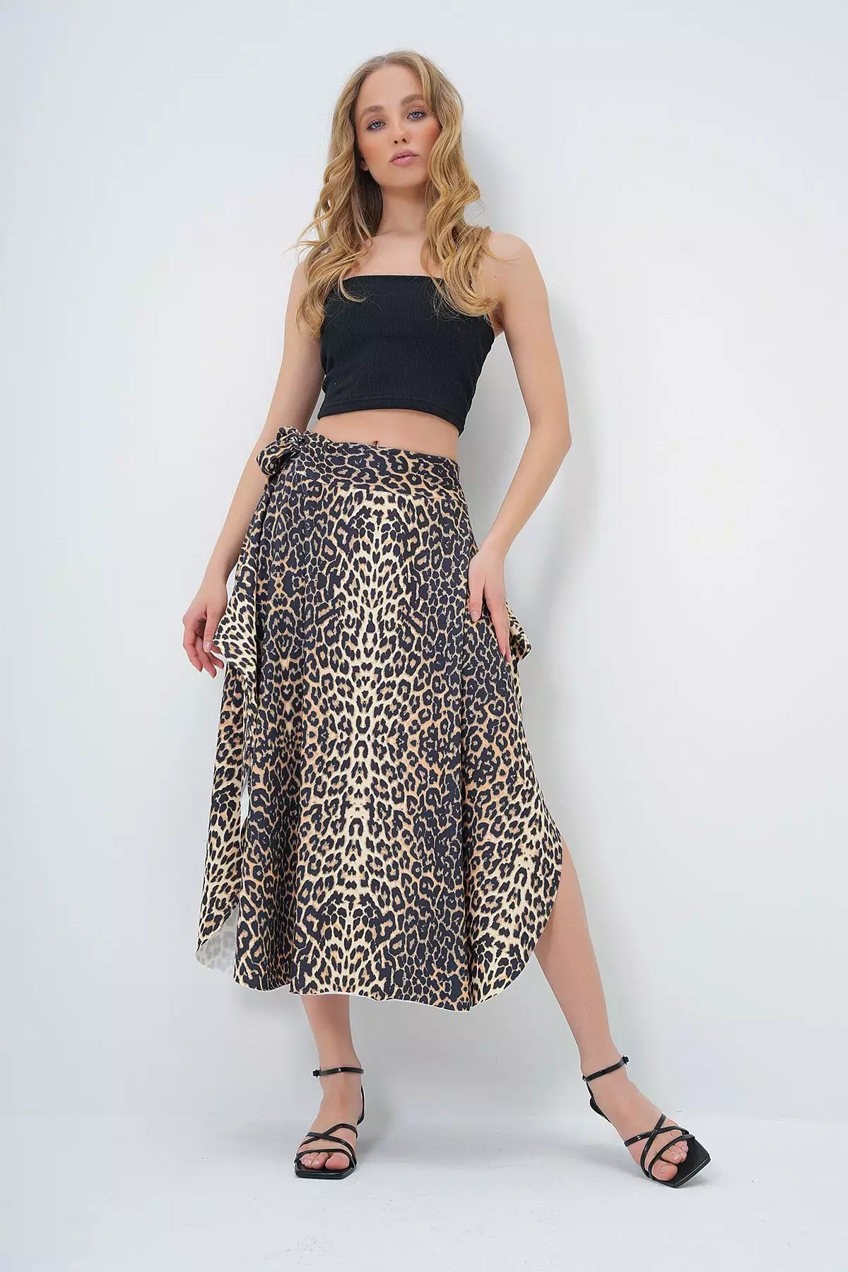 Women's Leopard Asymmetric Cut Tied Waist Skirt