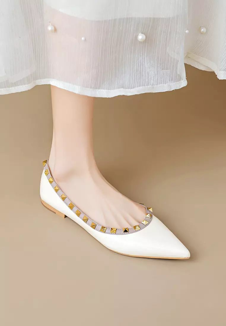 Pointed Rivets Microfiber Leather Flat Shoes WW2023-32