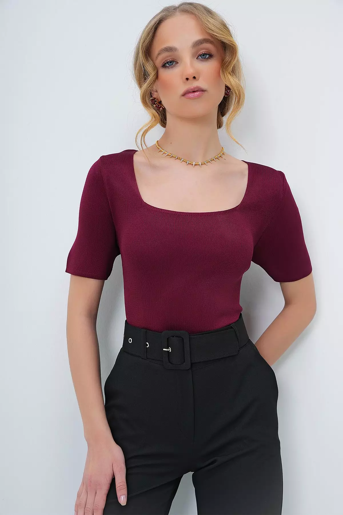Women's Burgundy Square Neck Short Sleeve Seasonal Knitwear Blouse