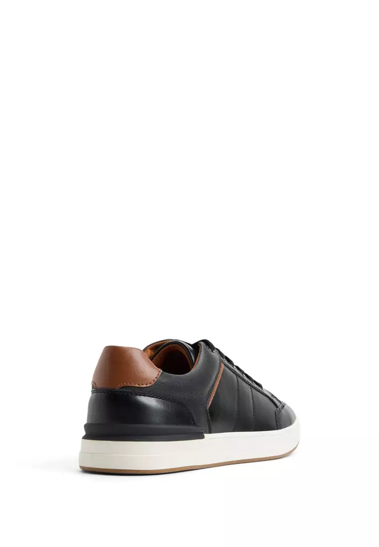 Adams Sneakers