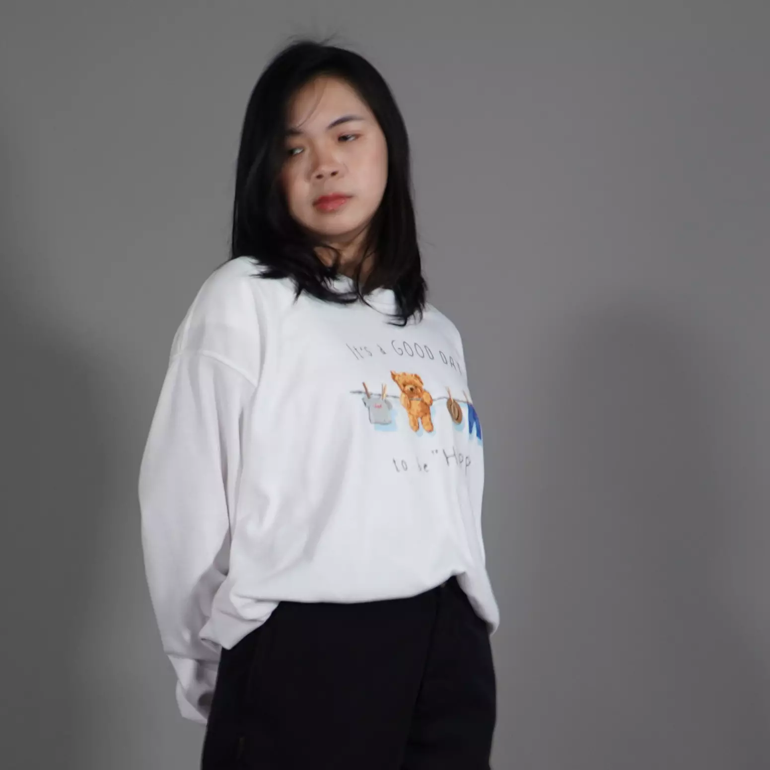 HAPPY Sweater Anime Crewneck Sweater Wanita Sweater Putih Sweater Hangat - Putih