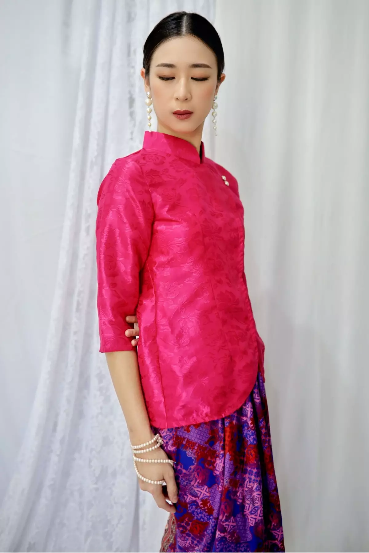Devika Jaquard Magenta Kebaya Janggan