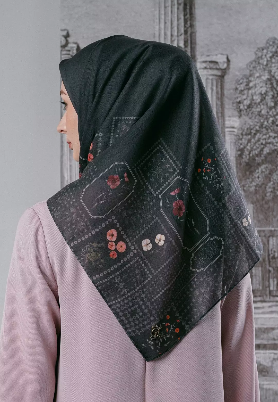 FIORELLA  Scarf Black - Kerudung Hijab Segiempat Motif With BOX - Bahan Nesla - Ukuran 115x115