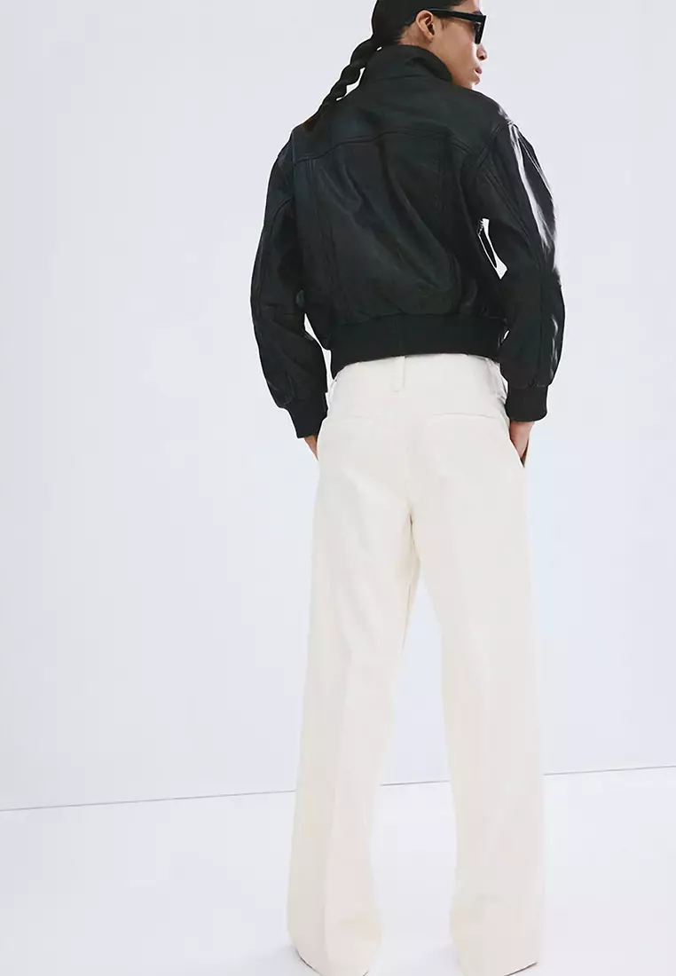 Wide Leg Mid-Rise Jeans