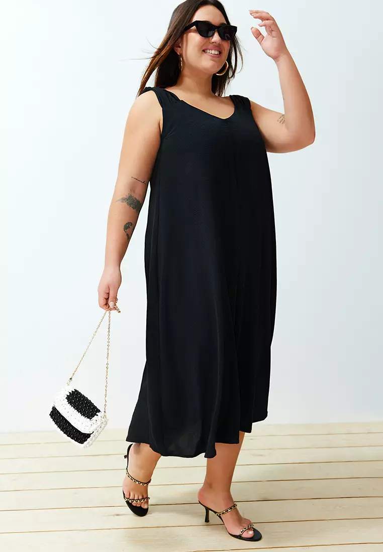 Buy Trendyol Plus Size V-Neck Midi Dress 2025 Online ZALORA