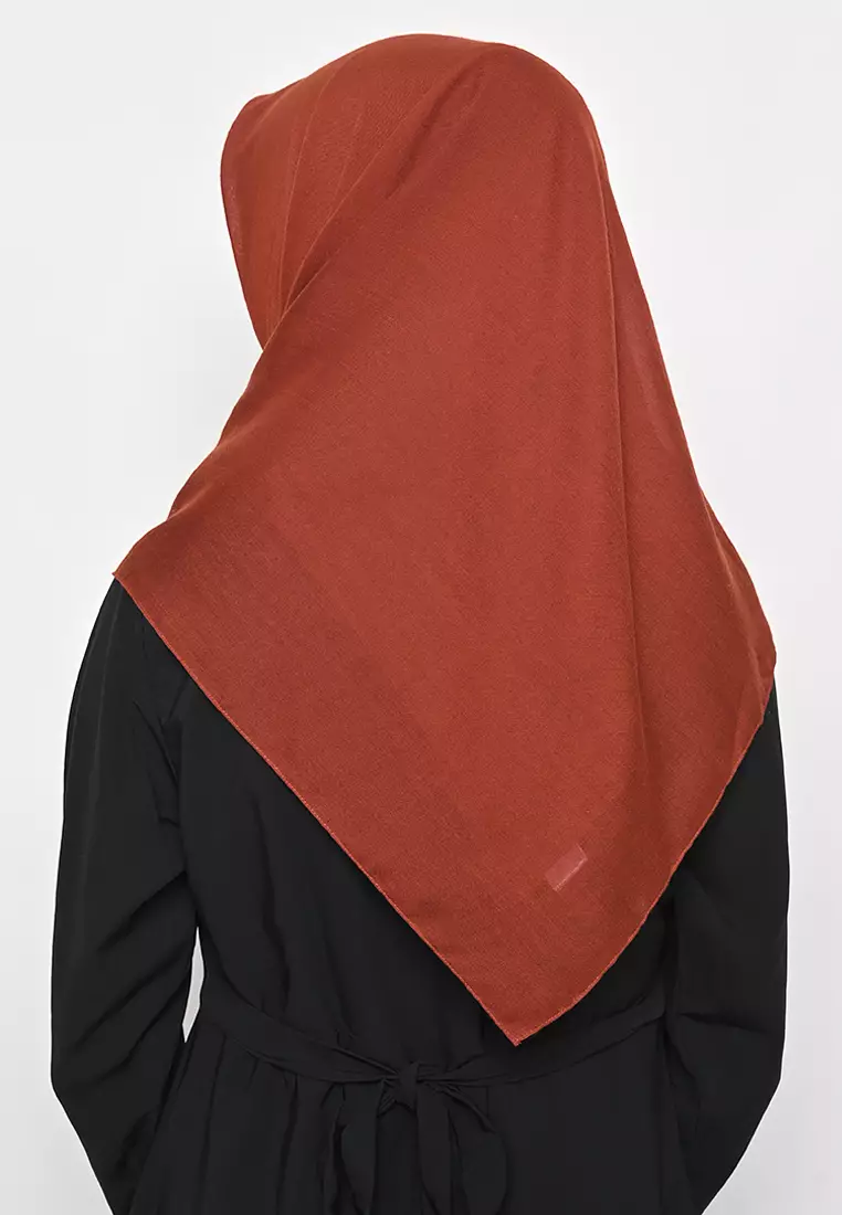 Hijab Square Voal Aisyah  Sangria