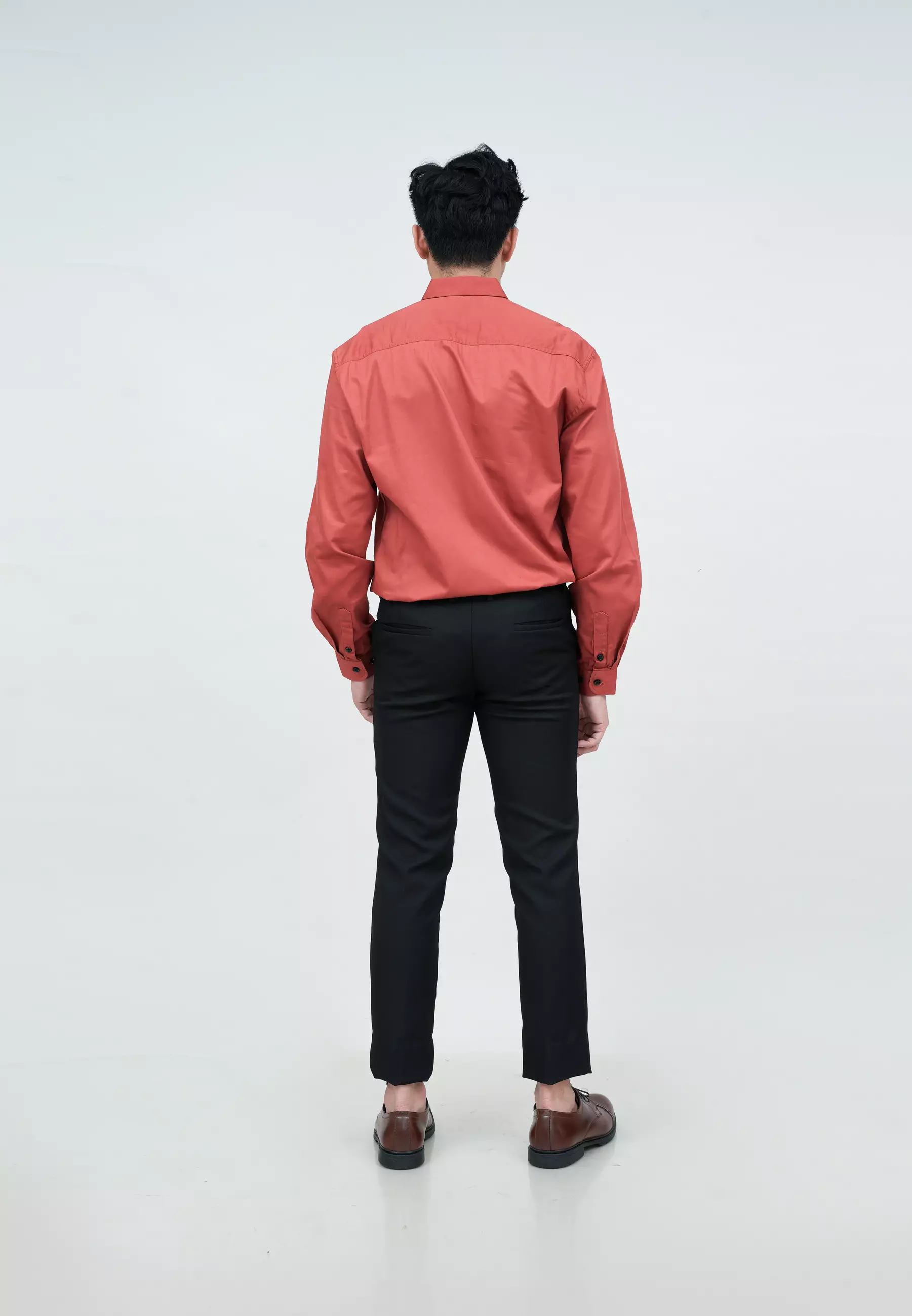 Houseofcuff Kemeja Pria Lengan Panjang Slim Fit Teracotta Merah Bata