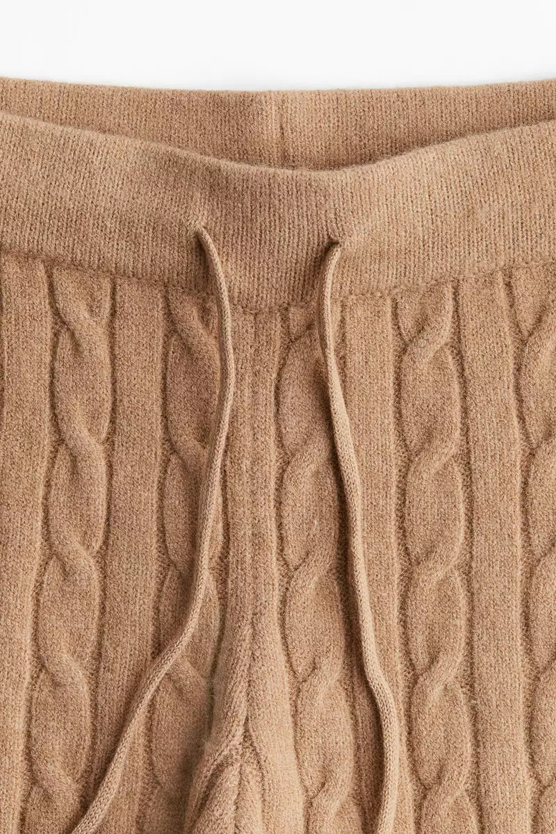 Cable-knit joggers