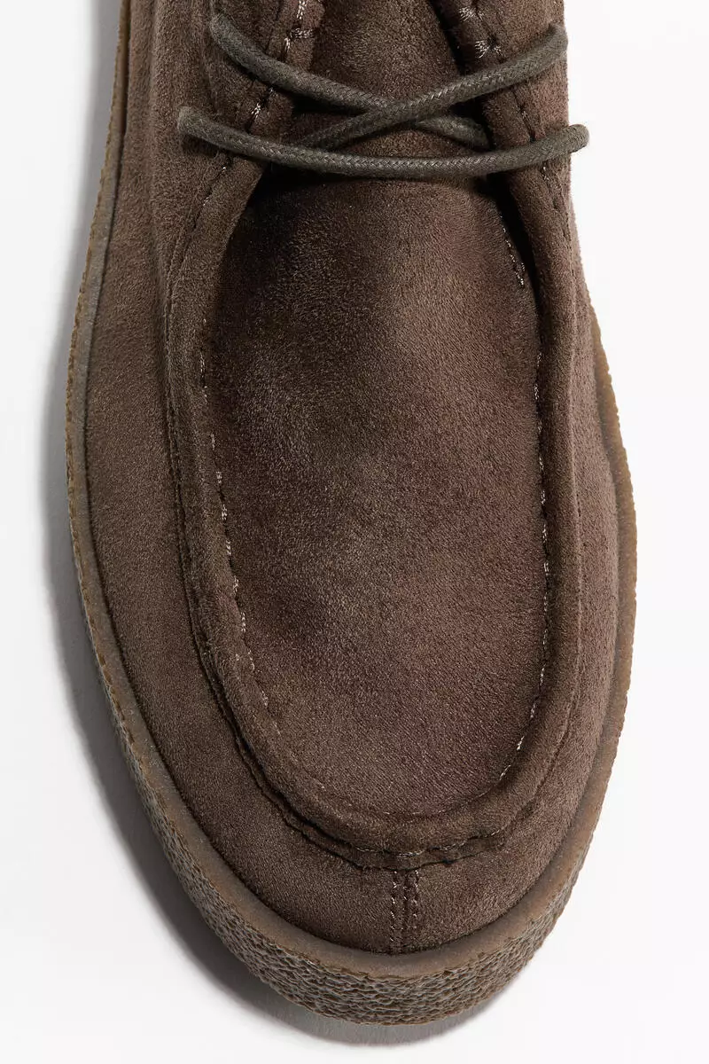Moccasin-seam shoes