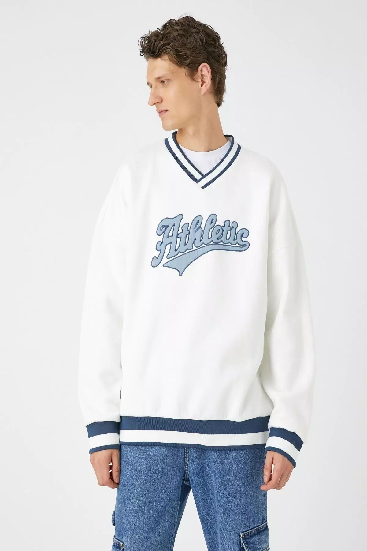 White best sale sweatshirt online