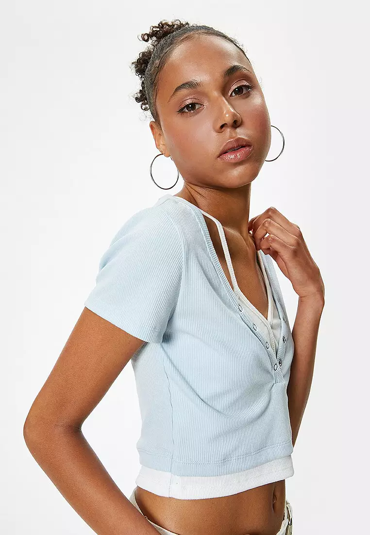 短版V領鈕扣T恤