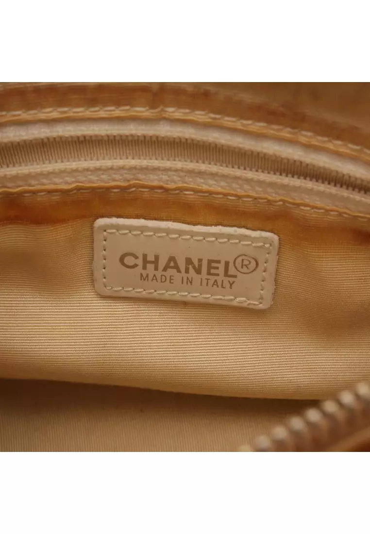 Pre-Loved Chanel chocolate bar Handbag leather beige gold hardware
