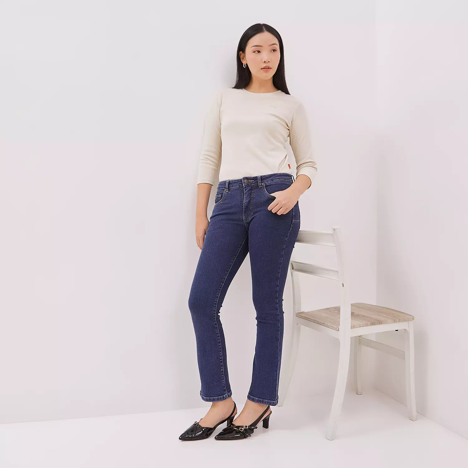 DUST Celana Mid Rise Bootcut Jeans Laira Biru (D. 31311)