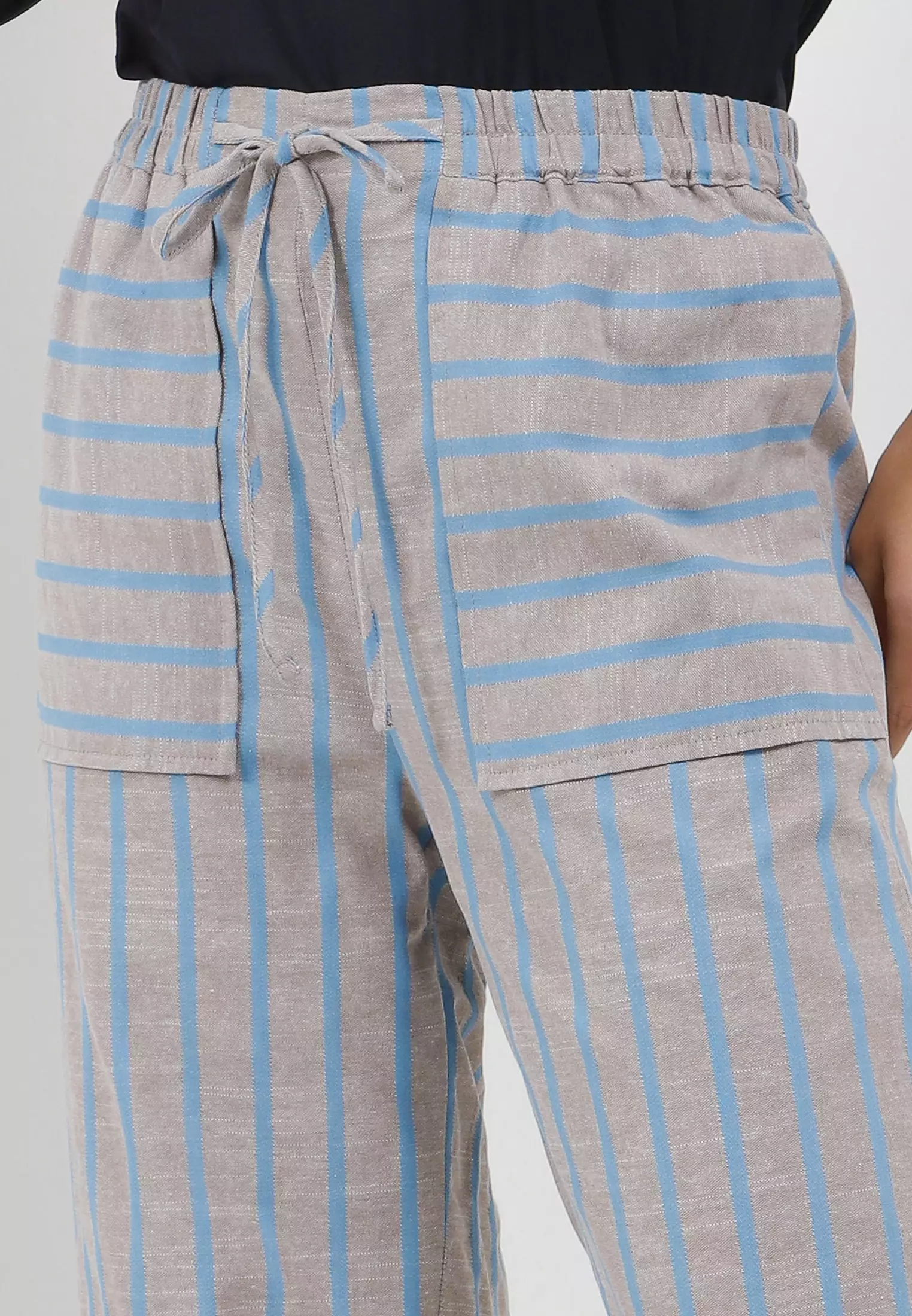 MFMW Adamarie Celana Panjang Kulot Brown Motif Salur