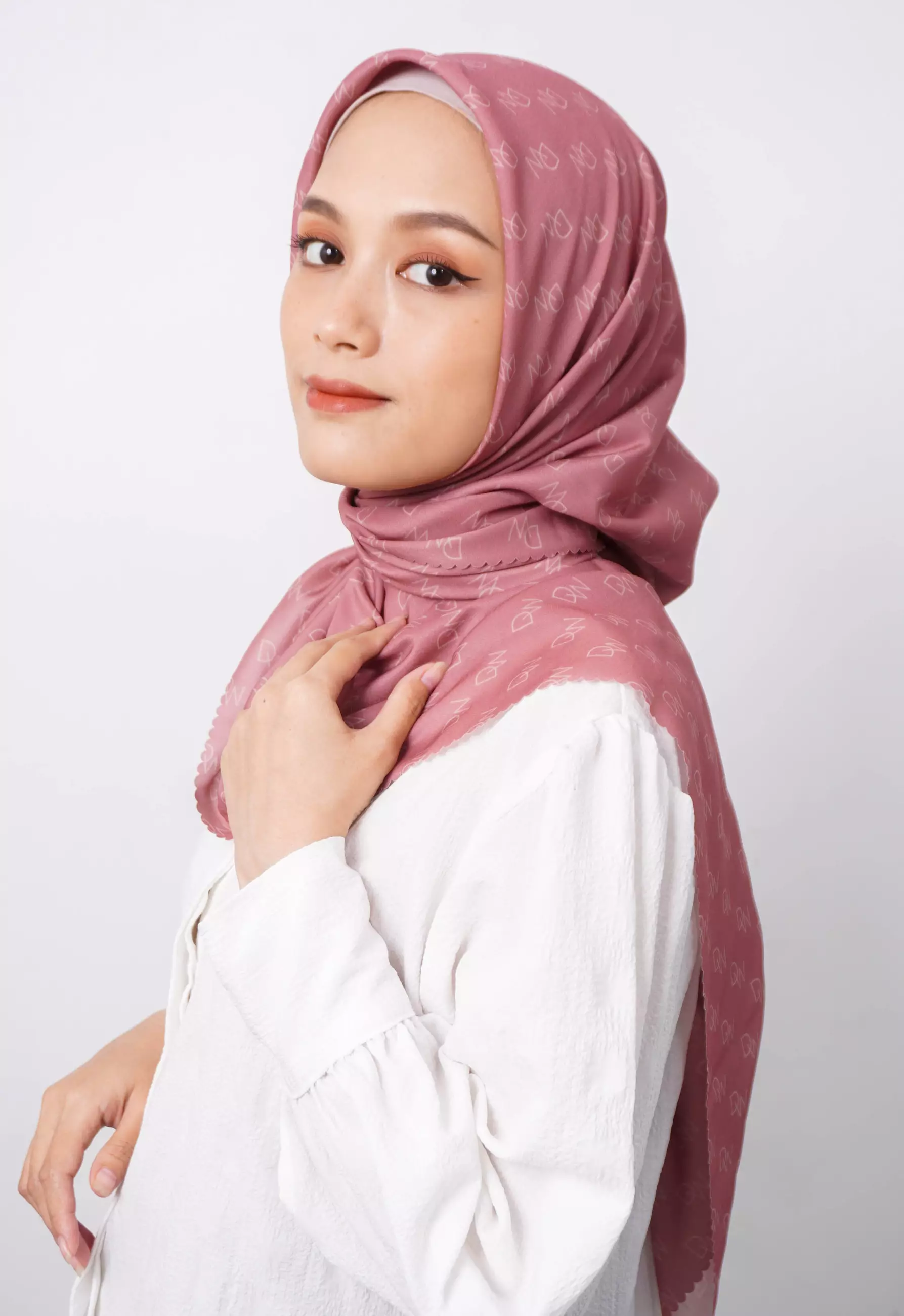 WK070 Kerudung Segi Empat Mauve Purple Mauve Premium Anti Mleyot Anti Kusut Anti Lecek Purple Mauve