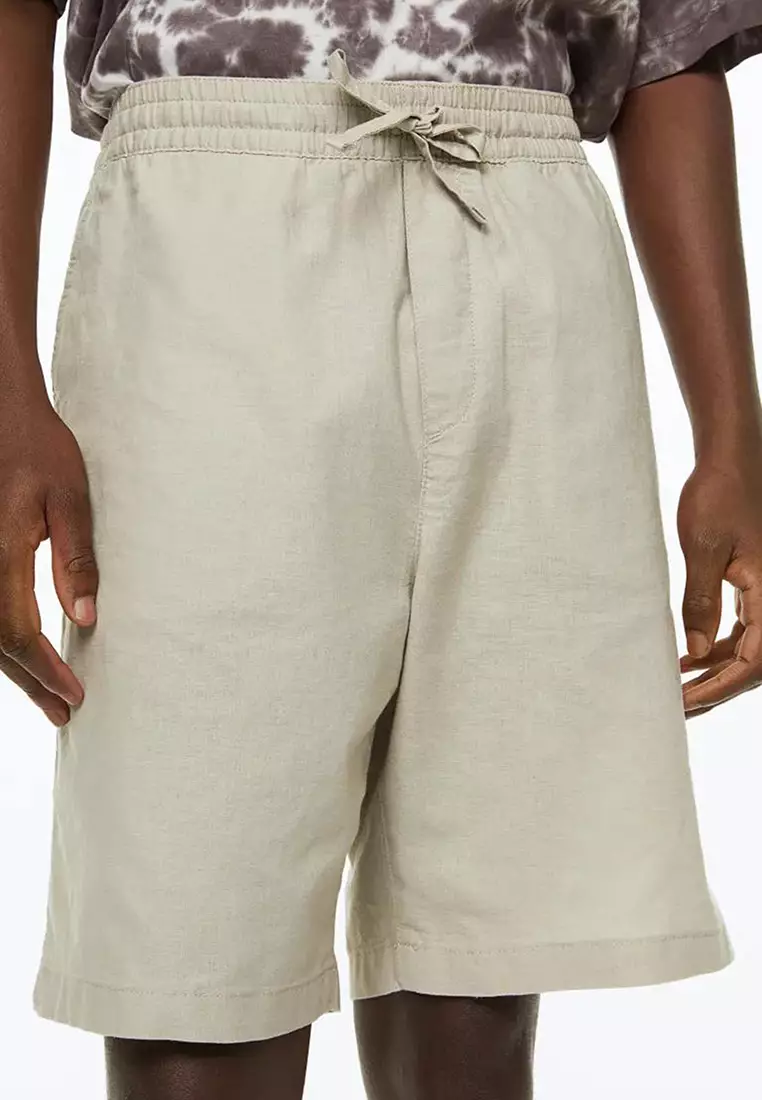 Loose Fit Linen-Blend Shorts