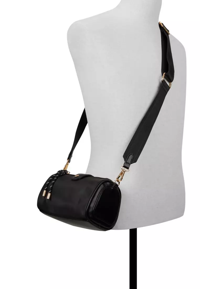 Lulie Sling Bag