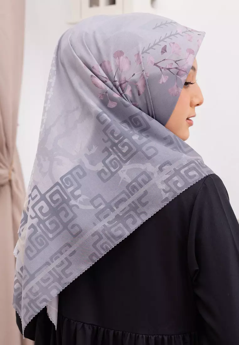 Hijab Scarf Serene Signature Square Voile Scarf Hijab Premium Wanita Soft Grey