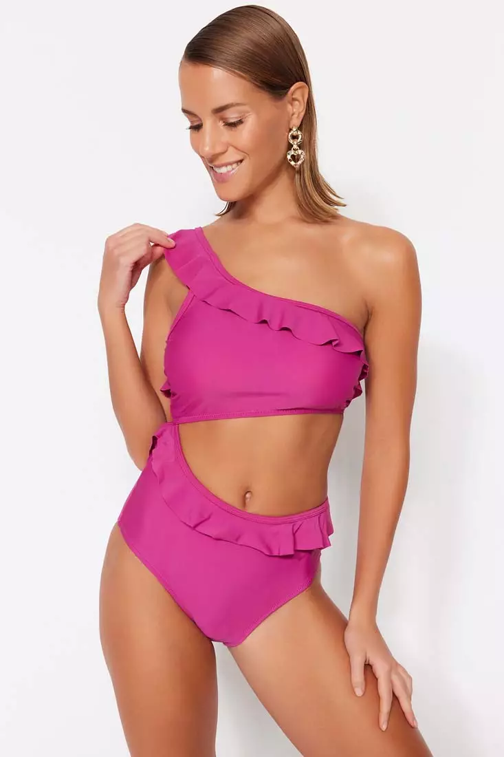 Frilly swimsuit outlet
