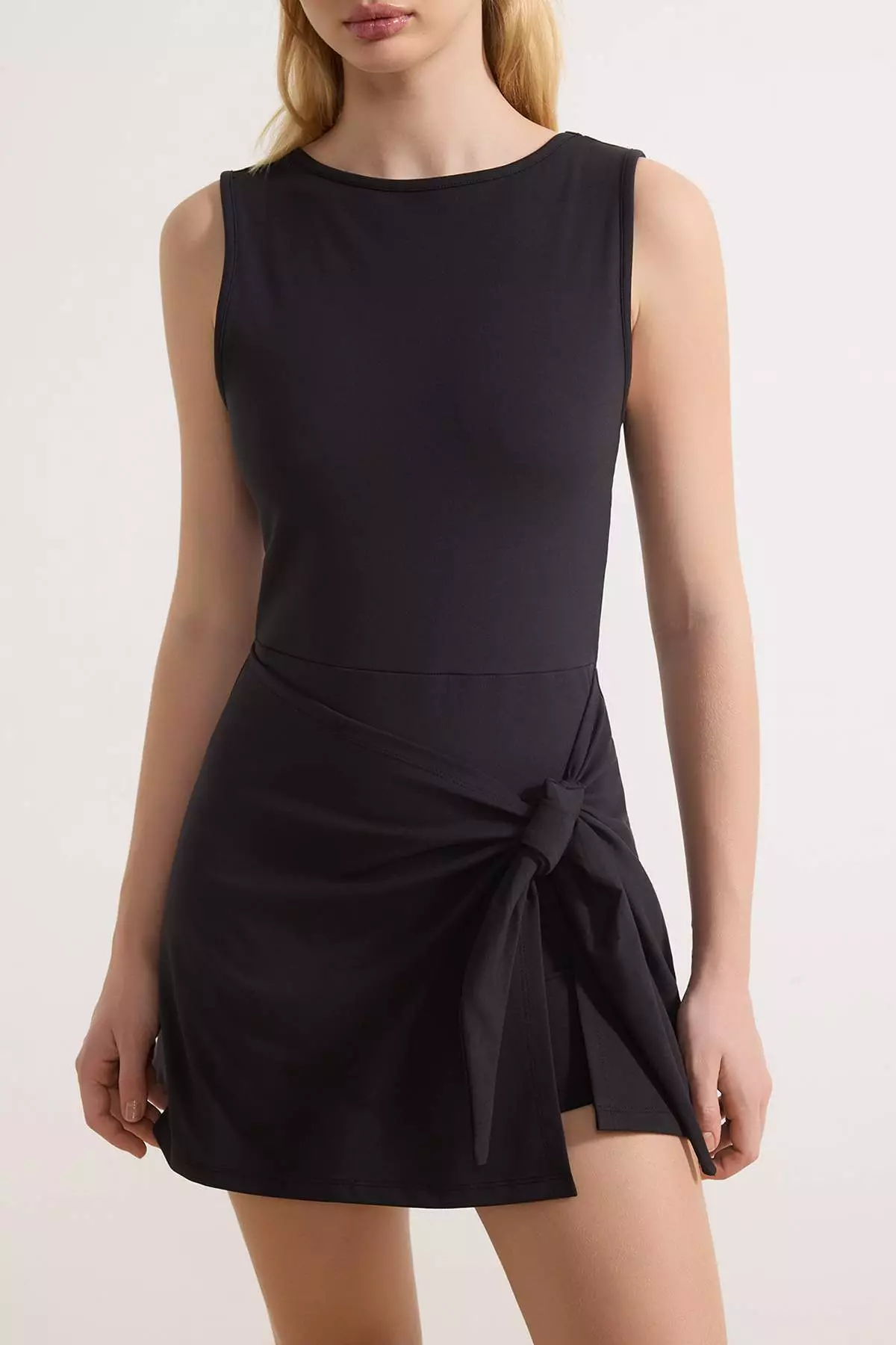Black 2 Layer Tie-Up Double Breasted Knitted Sports Dress With Shorts Inside Thmss26El1