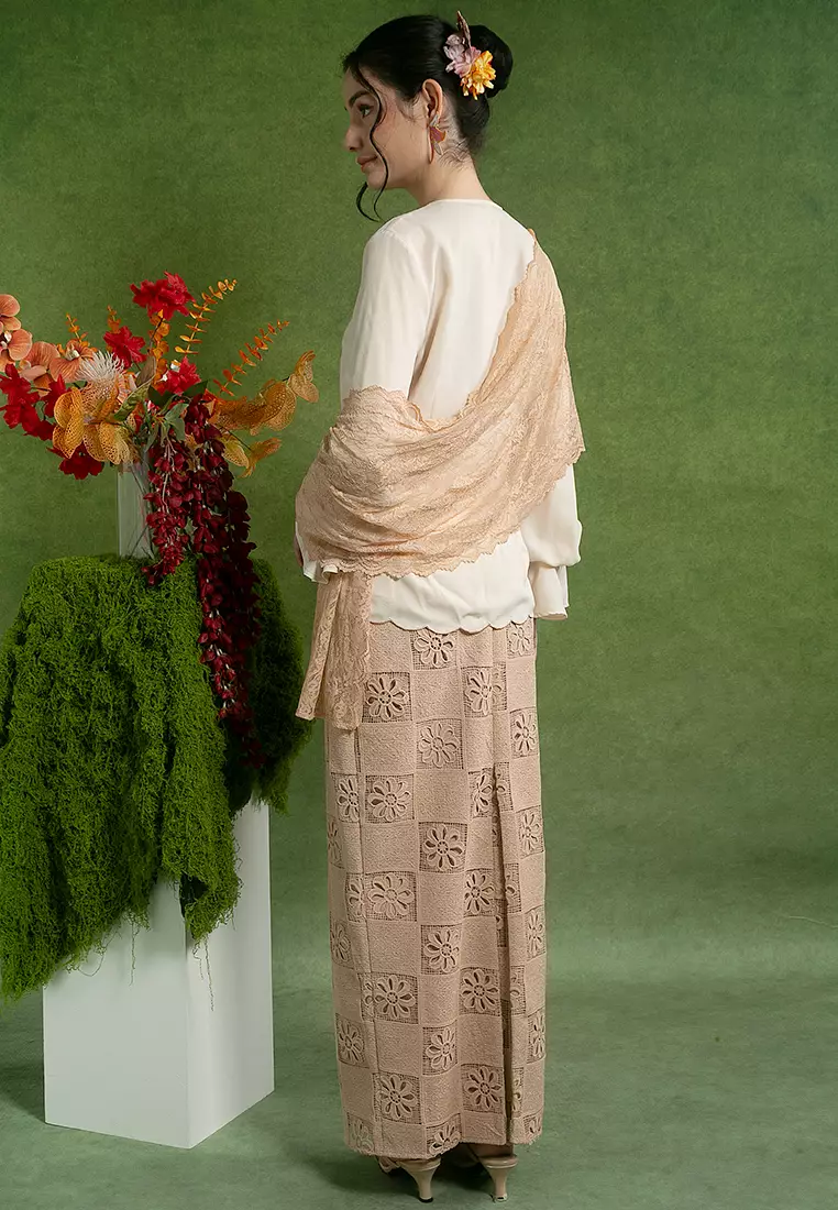 Dayana Embroidered Kebaya with Shawl