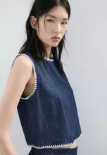 淺藍色