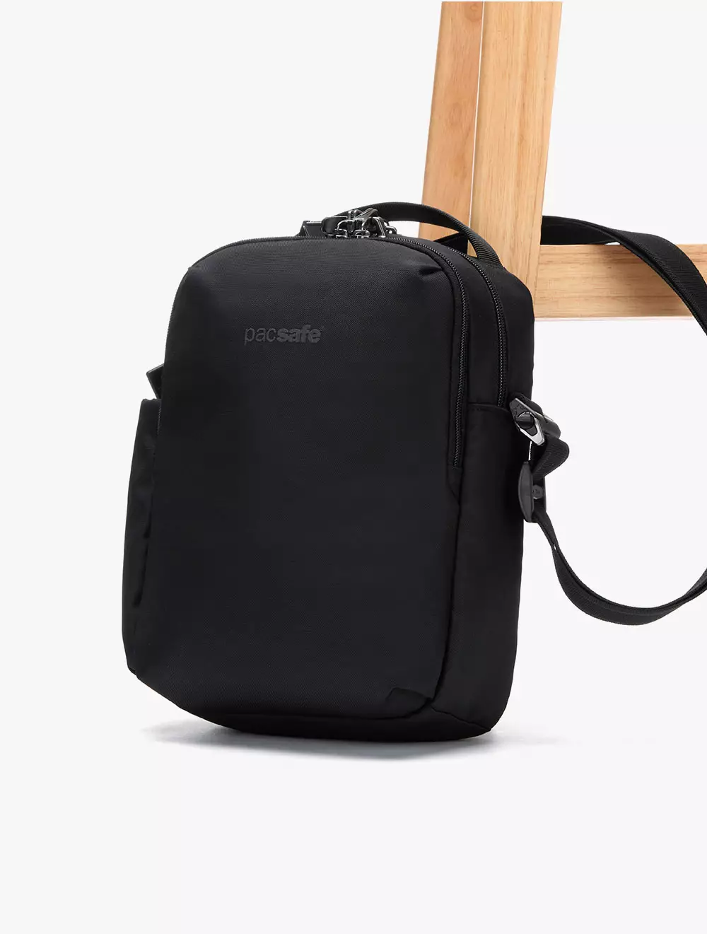 Pacsafe V Tour crossbody - Jet Black - Jet Black