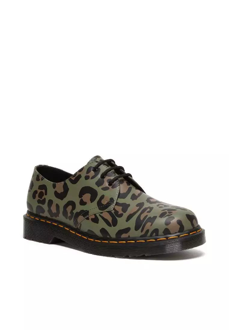 White shoes with best sale leopard print