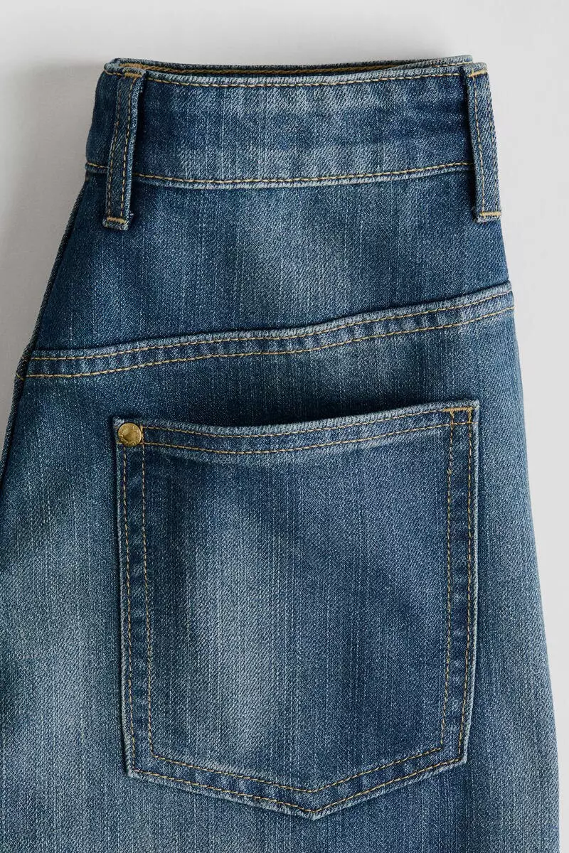 Barrel-leg jeans