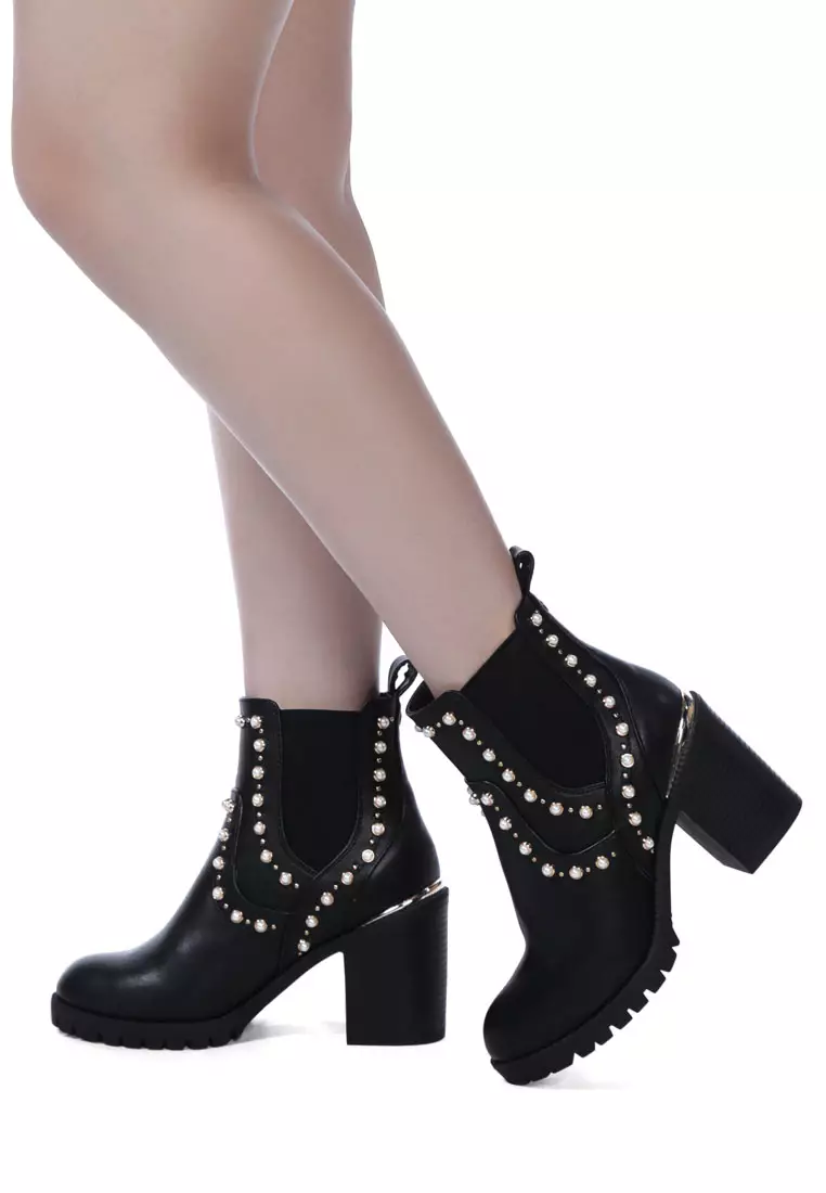 Chelsea boots with clearance pearls